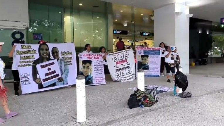 Policías agreden a madres buscadoras tras protesta pacífica en Chetumal