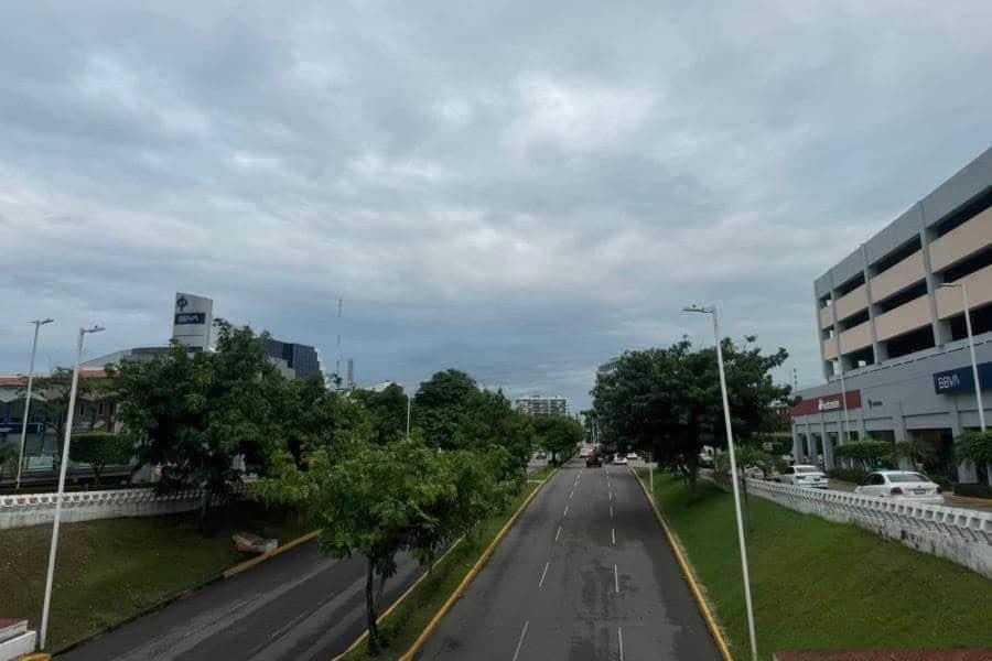 Desplazamiento de la Onda Tropical número 9 dejará lluvias puntuales fuertes en Tabasco Desplazamiento de la Onda Tropical número 9 dejará lluvias puntuales fuertes en Tabasco