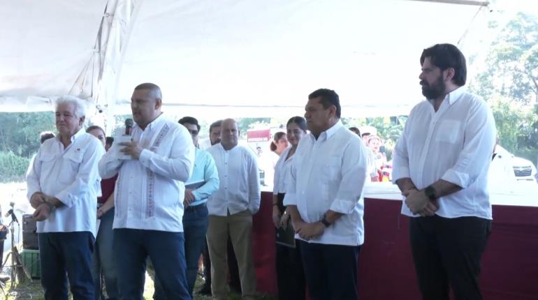 May anuncia construcción de red de agua potable en San Carlos, Macuspana