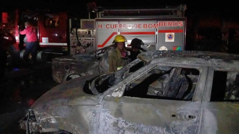 Se incendia taller automotriz en la carretera Villahermosa-La Isla