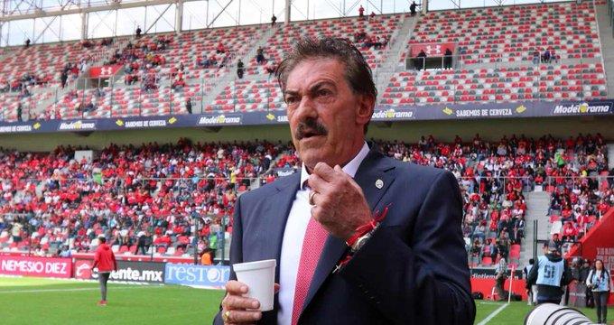 Ricardo La Volpe es anunciado como entrenador del Banfield de Argentina