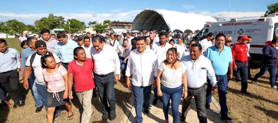 Acerca Gobierno de May servicios de dependencias estatales a zona chontal de Centla