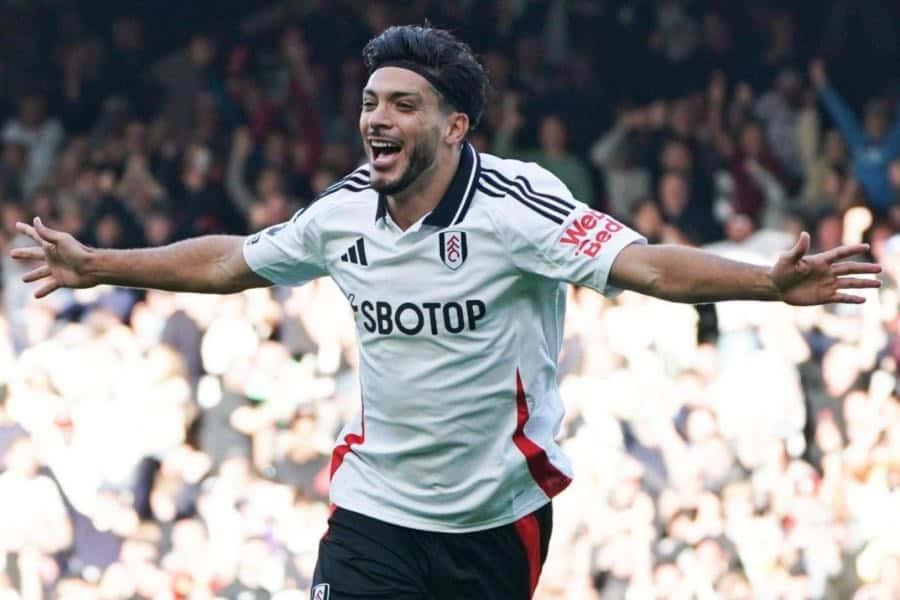 Raúl Jiménez sigue su racha goleadora con el Fulham, pero caen ante el Aston Villa 3-1