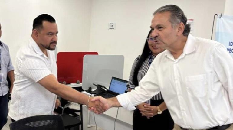 Octavio Romero visita delegación del Infonavit en Villahermosa