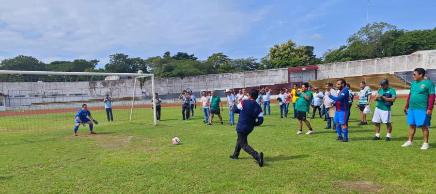 Sacerdotes tabasqueños sacan garra futbolera y logran bicampeonato