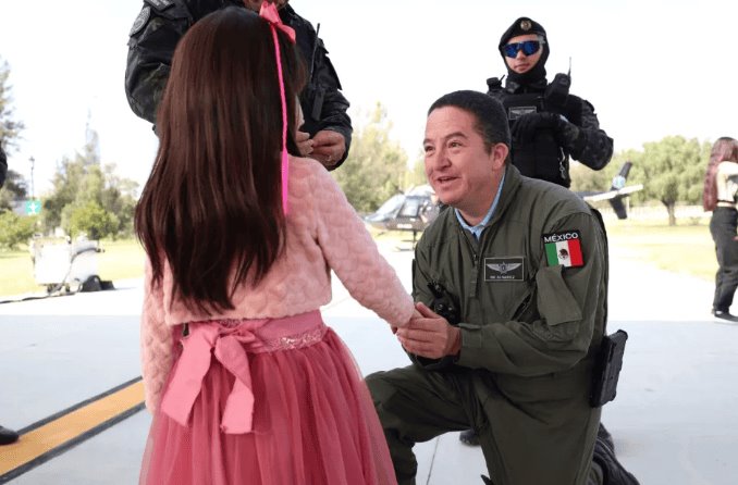 Pequeña con cáncer cumple sueño de volar en Helicóptero en Aguascalientes