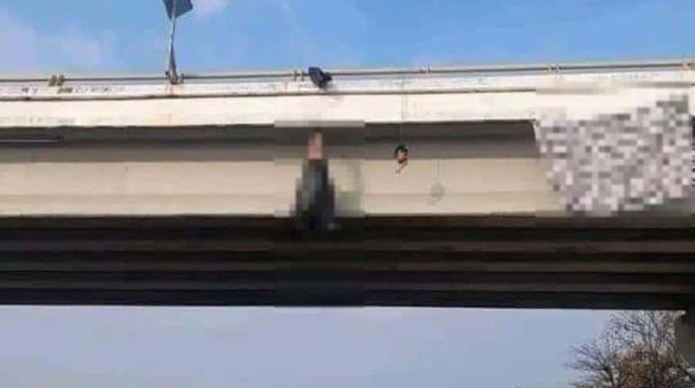 Encuentran cuerpo colgado en puente de la vía Tuxtla-Ocozocoautla, Chiapas