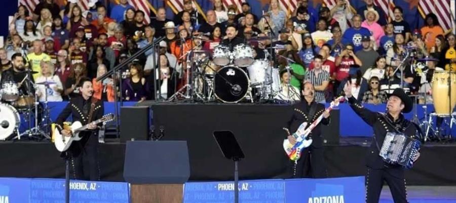 Los Tigres del Norte respaldan a Kamala Harris durante mitin en Phoenix