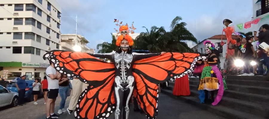 Se viste Barrio Mágico de colores, música y luces para celebrar Día de Muertos