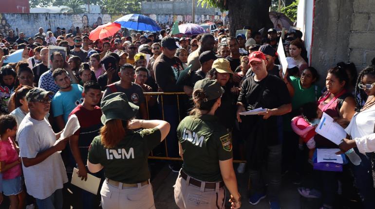 Cientos de migrantes buscan apresurar trámites de asilo previo a las elecciones presidenciales en EE. UU