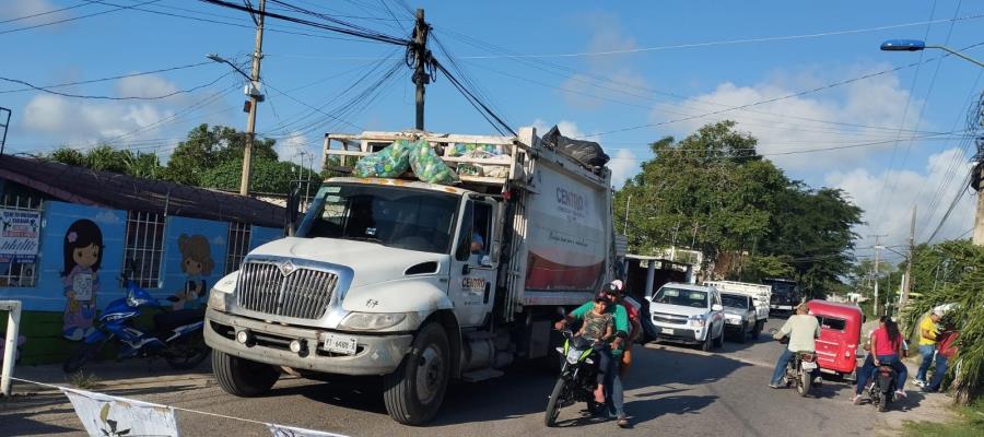 Con bloqueos, padres de familia logran asignación de maestro para kínder en Centro