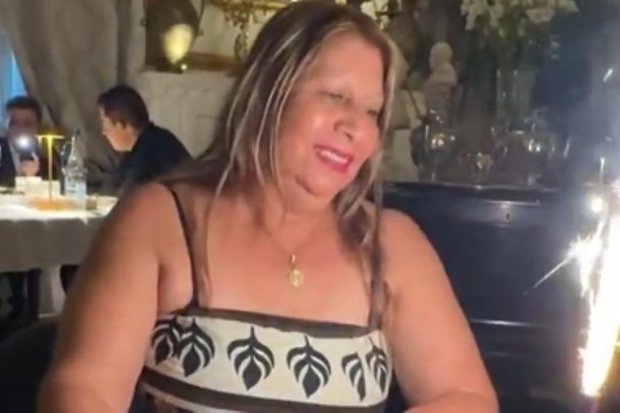 Luis Miguel provoca momento incómodo al aparecer en video de cumpleañera, en restaurante de Mérida