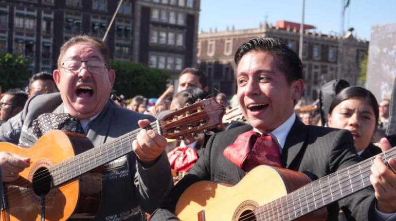 Mariachis rompen récord "Guinness" en el Zócalo de la CDMX