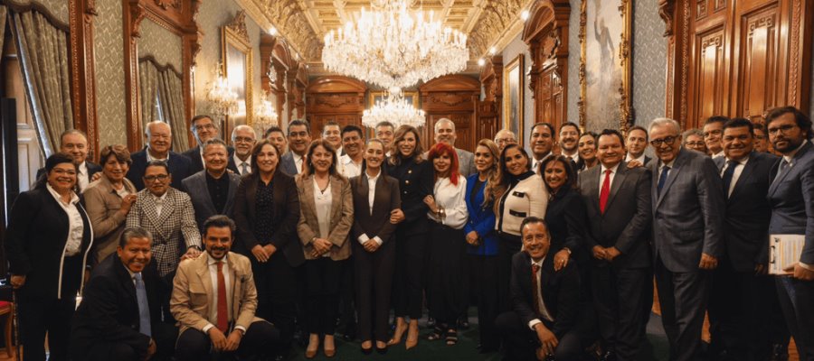 Gobernadores de Morena se reúnen en Palacio Nacional con Sheinbaum