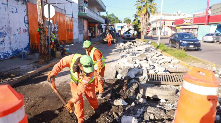 Inicia programa permanente de bacheo, reparación de hundimientos y socavones en Centro