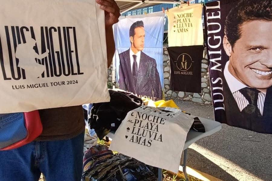 Aprovechan comerciantes locales concierto de Luis Miguel para la venta de souvenirs