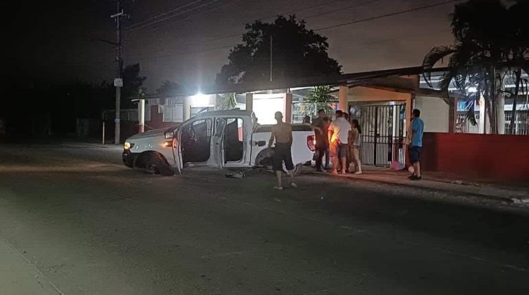 Chocan camioneta y motocicleta en la ranchería Moctezuma, Paraíso