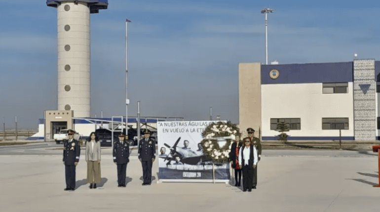 Secretaría de la Defensa Nacional rinde homenaje al Escuadrón 201 en Base Aérea de Santa Lucía