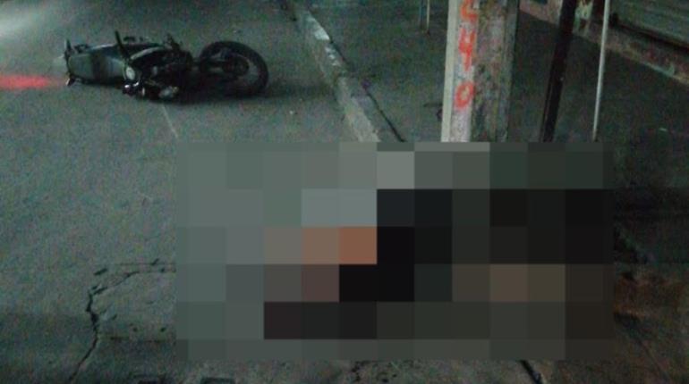 Fallece motociclista en Paraíso tras chocar con poste de CFE