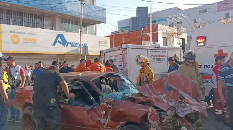 Choque de vehículos en Méndez y Castillo deja 3 lesionados