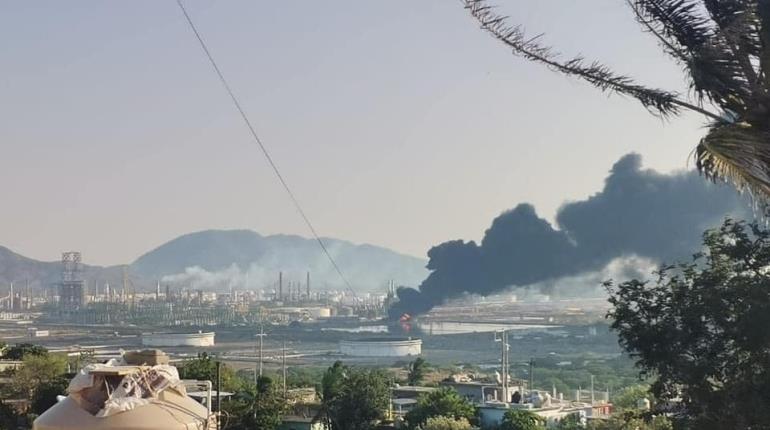 Se registra conato de incendio en refinería de Salina Cruz