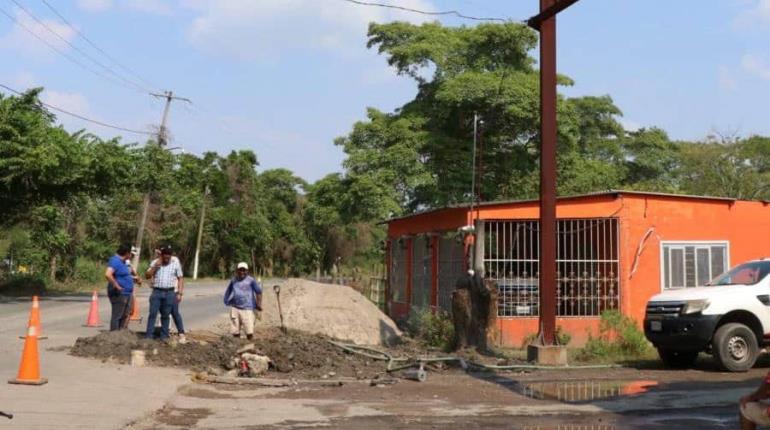 Reparan parcialmente fuga de agua en Nacajuca, tras hundimiento de pipa