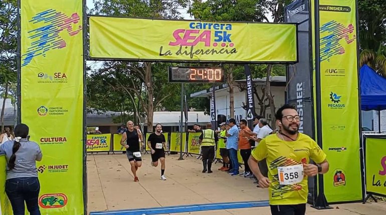 Cerca de 500 competidores participan en la carrera "SEA la diferencia"