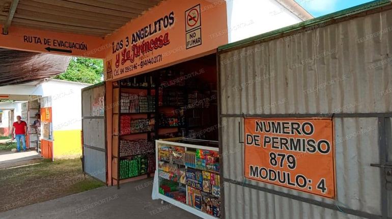 Inicia venta de pirotecnia en tianguis de El Cedro