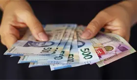 Salario mínimo subirá a $315 pesos diarios en 2026; Sheinbaum descarta inflación