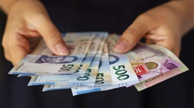 Salario mínimo subirá a $315 pesos diarios en 2026; Sheinbaum descarta inflación