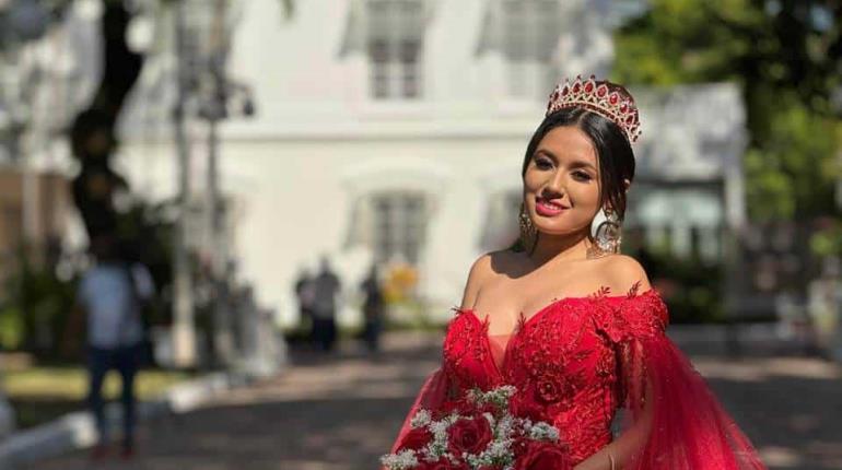 Quinceañera elige el Centro Cultural Quinta Grijalva para sesión de fotos