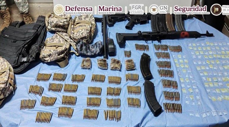 Aseguran a 21 presuntos criminales, armas y drogas en Sonora