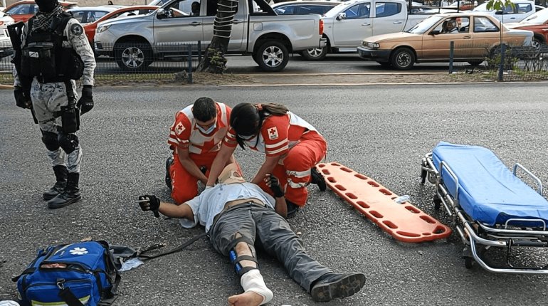 Motociclistas sufren accidente en Tabasco 2000