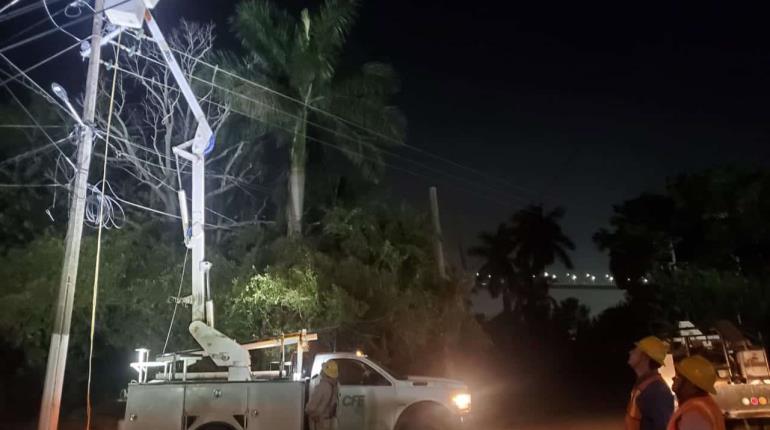 Afecta a más de 400 mil usuarios falla de CFE en 7 estados por frente frío