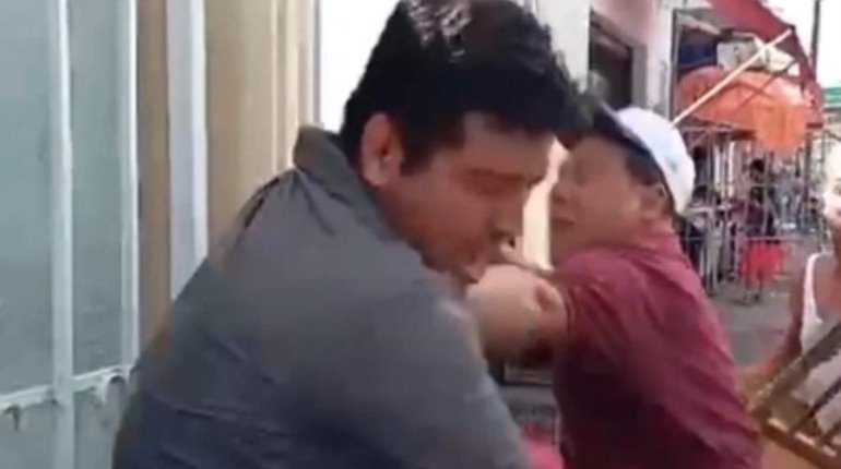 A golpes termina operativo para retirar ambulantes en Ocuiltzapotlán