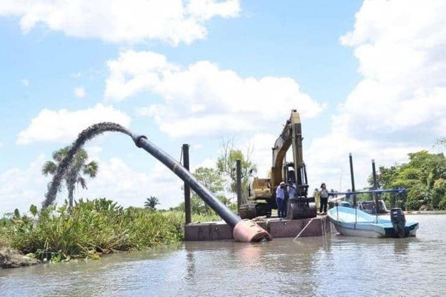 Avance del 5% en desazolve de El Macayo y el río La Sierra, reporta Sotop Avance del 5% en desazolve de El Macayo y el río La Sierra, reporta Sotop