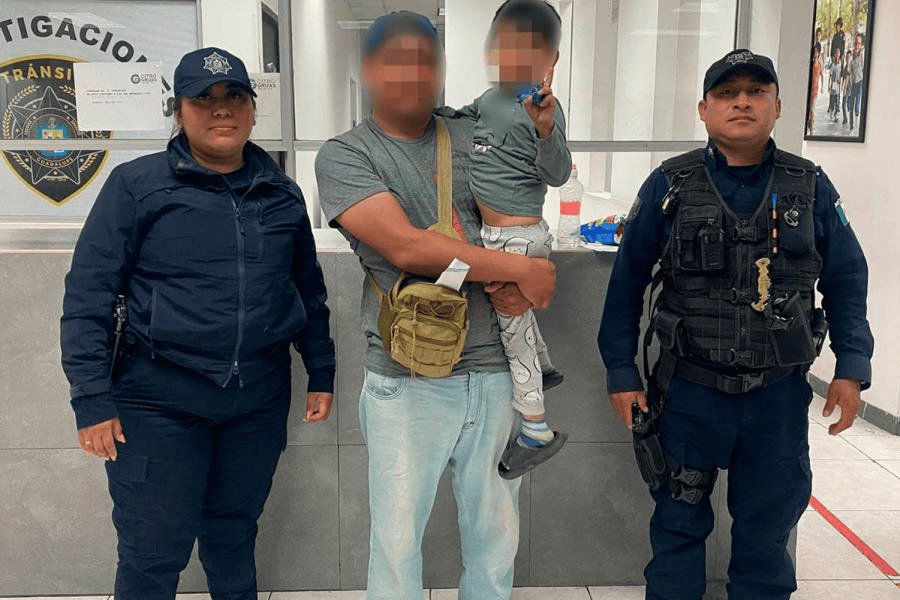 Policías rescatan a menor deambulando por calles de Nuevo León