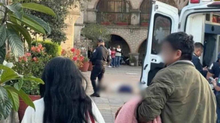 Asesinan a mujer a balazos en misa de XV años en Edomex