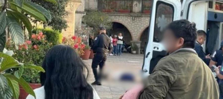 Asesinan a mujer a balazos en misa de XV años en Edomex