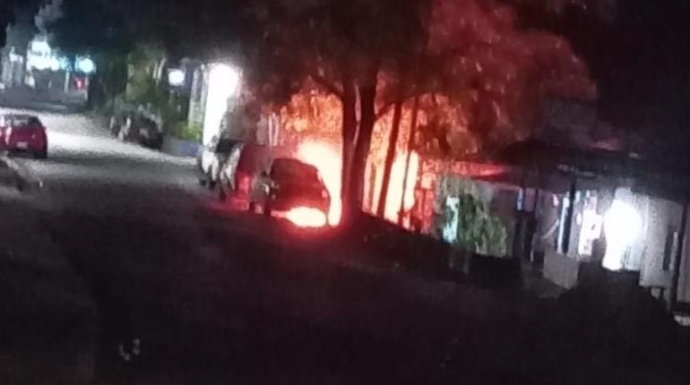 Incendian vehículos en Gaviotas Norte y Pyasur