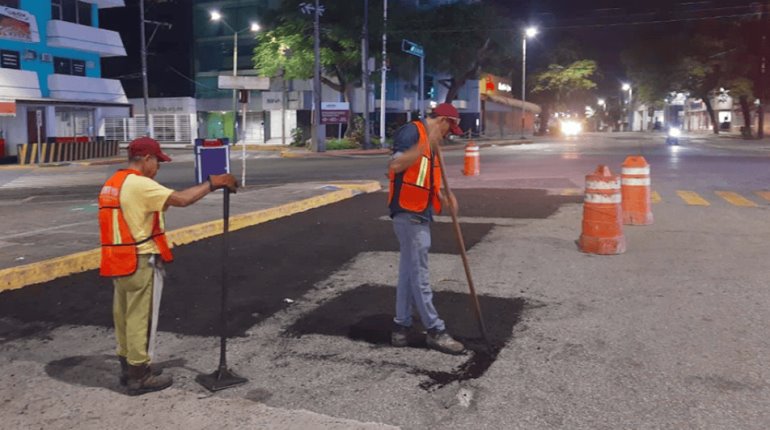 Inicia Centro trabajos de bacheo en cuatro colonias de Villahermosa