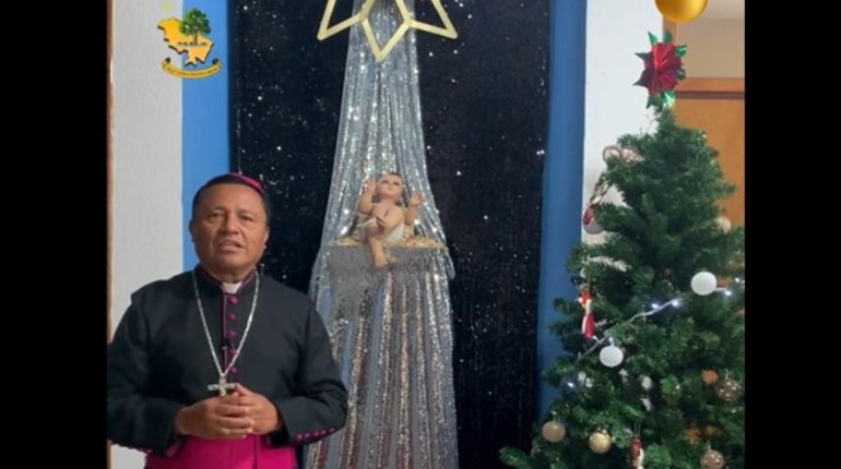 A vivir la Navidad centrada en el Niño Dios, llama el obispo Roberto Madrigal