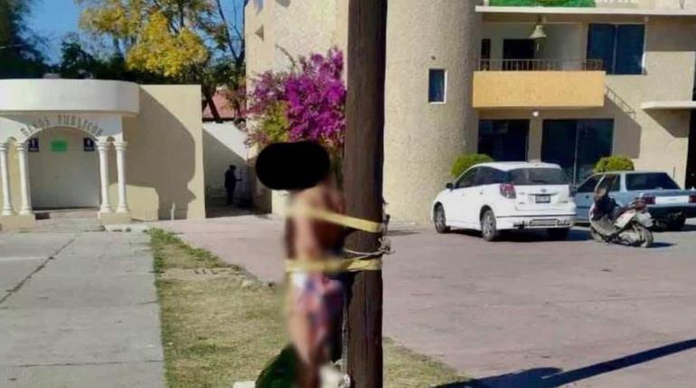 Pobladores desnudan y amarran a poste a mujer por robo en Hidalgo