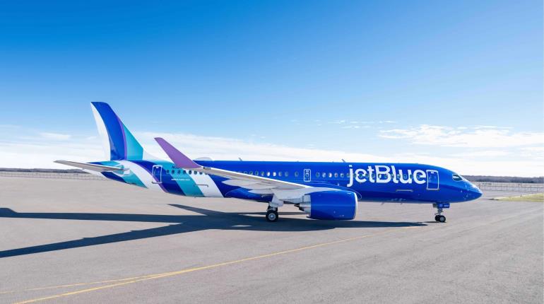 Encuentran dos fallecidos en tren de aterrizaje de avión JetBlue que llegó a Florida