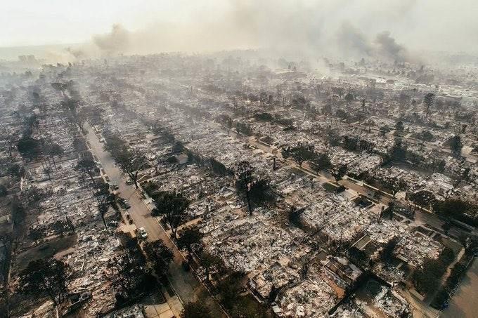 Trump llama "incompetente" a gobernador de California por inacción contra incendio