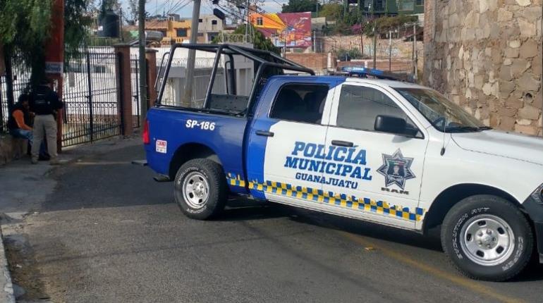 Asesinan a comandante de policía de Guanajuato al salir de su casa