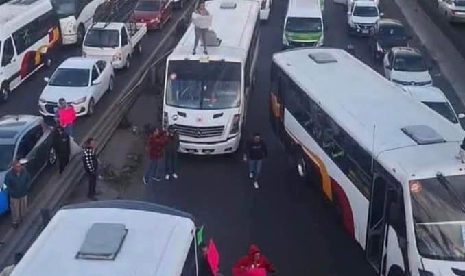 Con bloqueo acusan transportistas a FGE Edomex de fabricar delitos