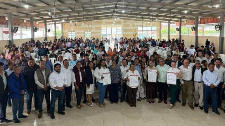 Toman protesta a Francisca Damasco como dirigente de Morena en Jalapa