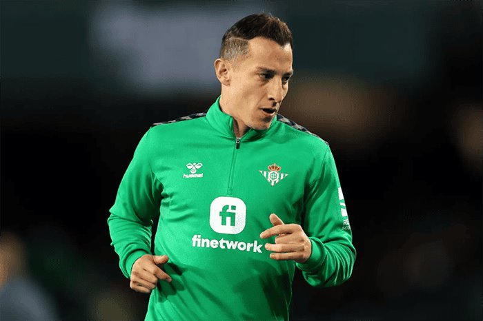 Andrés Guardado tiene su primer entrenamiento con el León tras volver del retiro