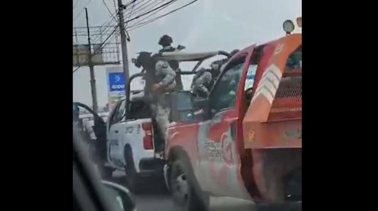 ¿Piensas que tuviste un mal día?, grúa choca camioneta de GN en Villahermosa